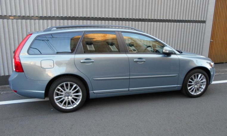 VOLVO V50 AKTIV